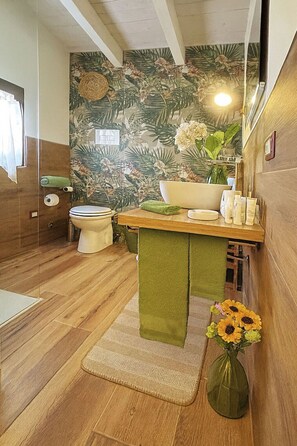 Shower, hair dryer, bidet, towels - Comfortable family cottage in the midst of nature (San Cataldo)