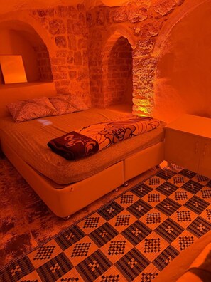 Unclassified image, 5 of 14, button - GÖZDE KONAGİ  (Mardin)