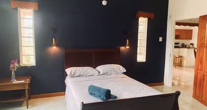 Still Point Guesthouse - Premium Three Bedroom