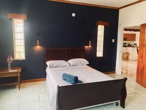 1 室のベッドルーム、アイロン / アイロン台、WiFi (無料)、ベッドシーツ