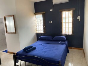 2 habitaciones, tabla de planchar con plancha y wifi gratis 