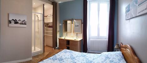 2 soverom, skrivebord, strykejern/-brett og wi-fi (inkludert)