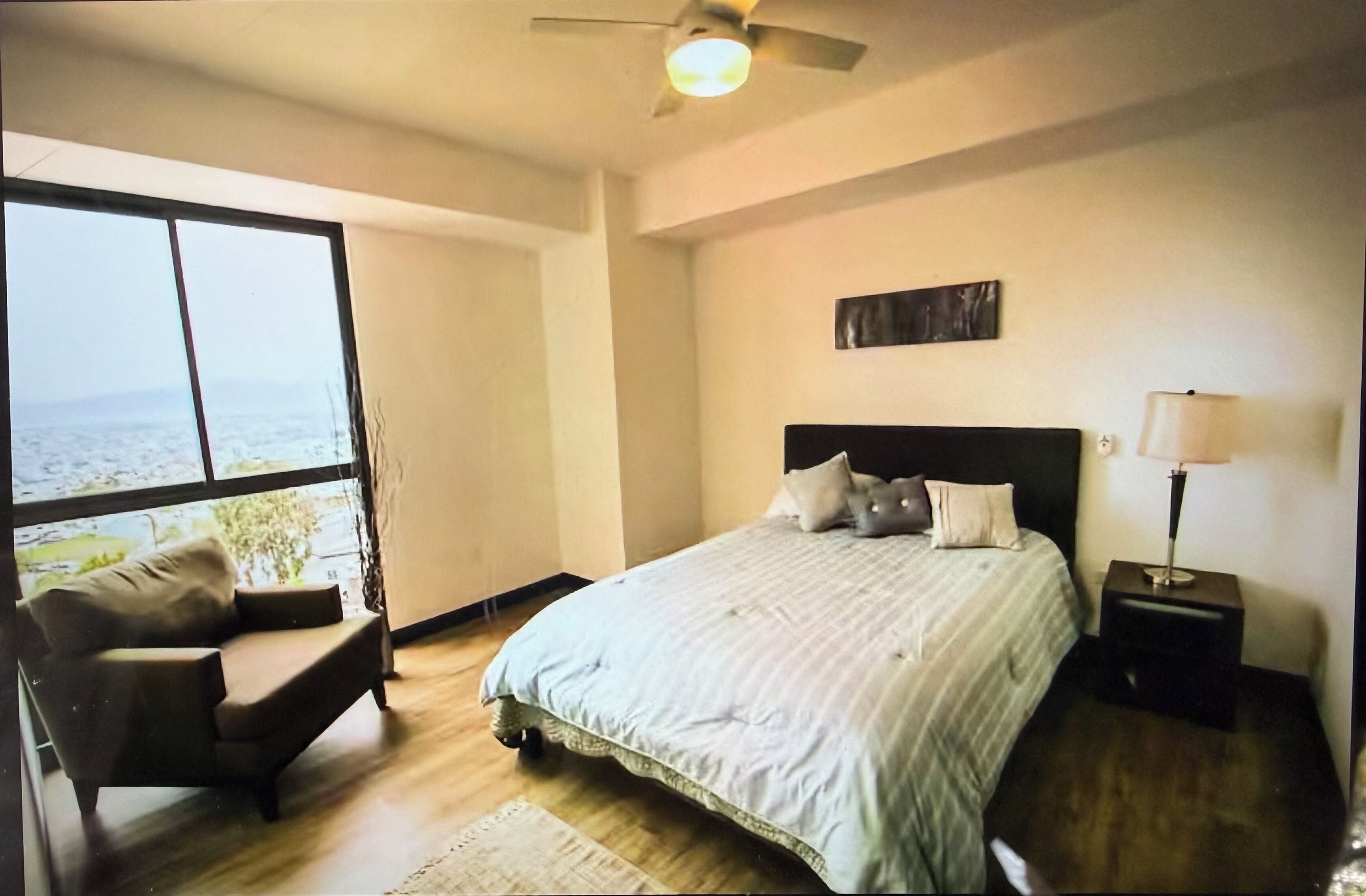 3 chambres, fer et planche à repasser, Wi-Fi, draps fournis