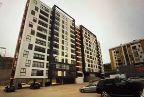 Exterior - Comfortable & convenient location 3-bedroom apartment with AC in vibrant Tijuana (Tijuana)
