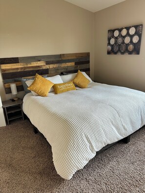 4 bedrooms, desk, iron/ironing board, travel cot