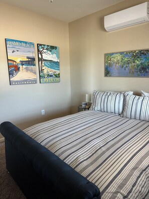 4 bedrooms, desk, iron/ironing board, travel crib