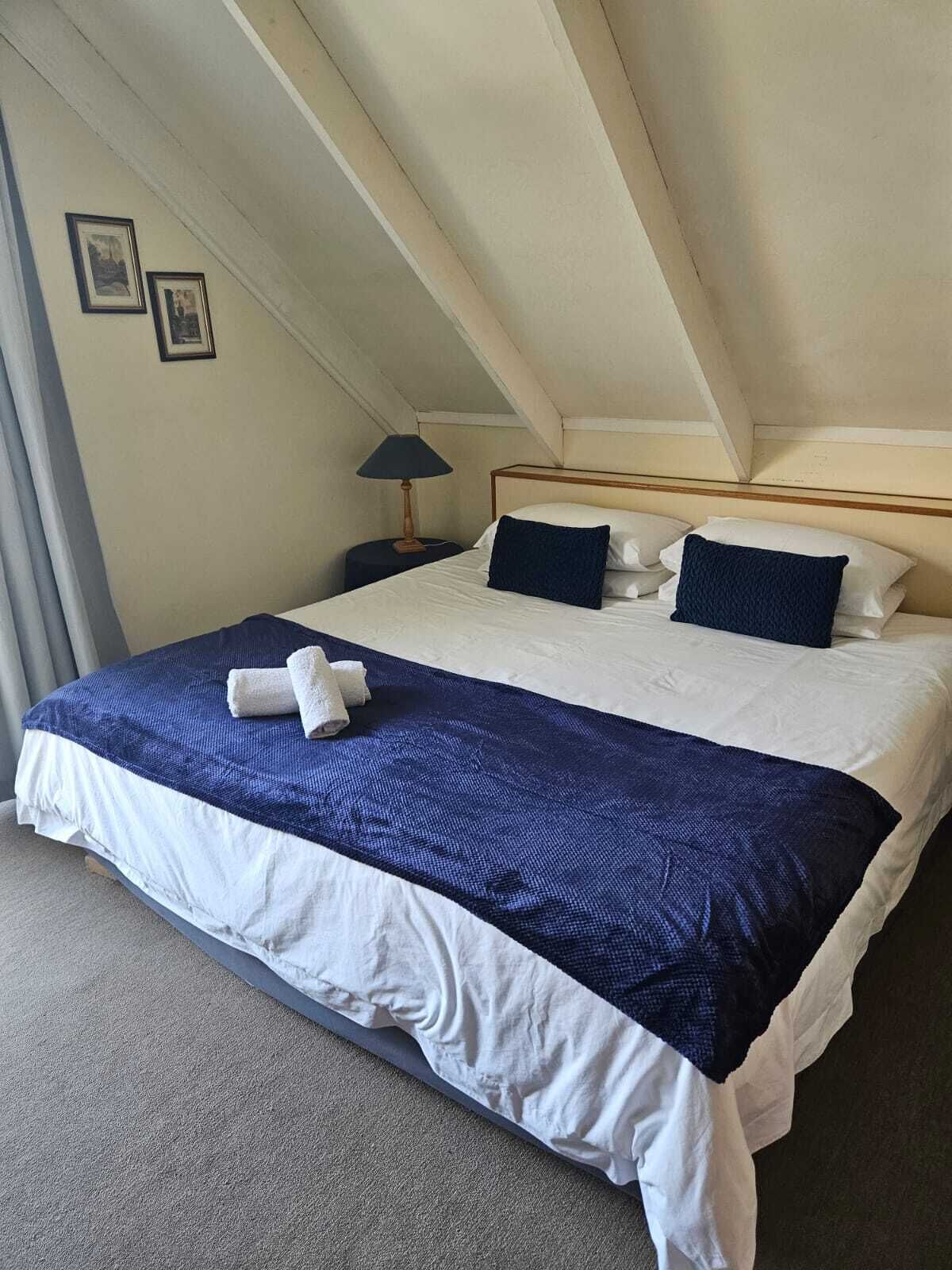 خزنة داخل الغرفة ومكواة/لوح كي وواي فاي مجانًا