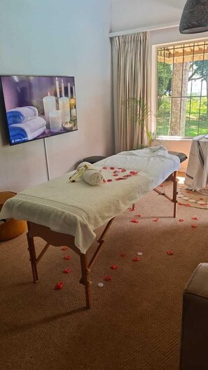 Hot stone massages, deep-tissue massages, sports massages - Waterfront Accomodation (Richards Bay)