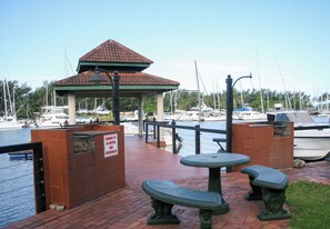 BBQ/picnic Area - Waterfront Accomodation (Richards Bay)
