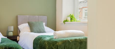 3 室のベッドルーム、アイロン / アイロン台、WiFi、ベッドシーツ