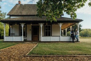 صورة غير مصنفة، 2 من 16، زرّ