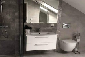 House | Bathroom - Holiday Home With a Large Garden and Playground (Ustka)