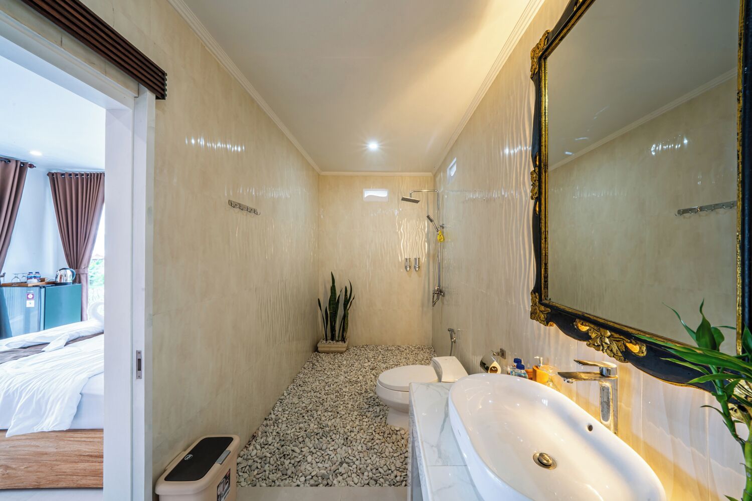 Superior-Zimmer | Badezimmer | Handtücher, Seife, Shampoo, Toilettenpapier