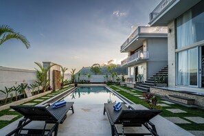 Outdoor pool - Hayana Villa Kintamani  (Bangli)