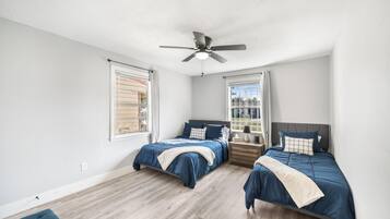 4 slaapkamers, een strijkplank/strijkijzer, wifi, beddengoed
