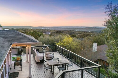 Sunset Deck at Lake Travis / Hill Country Views