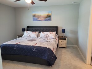 3 bedrooms, desk, iron/ironing board, free WiFi - The Summer Hideout - Spacious house, heated pool, grill, beach gear (Cape Coral)
