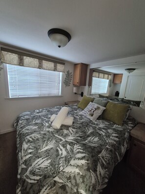 3 bedrooms, in-room safe, iron/ironing board, free WiFi