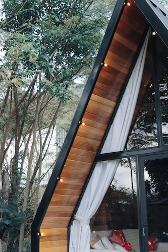 Manga Larga Chalet in Petrópolis. A unique experience of comfort and nature.