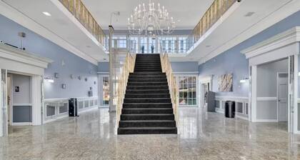 Lux Mins To Atrium Health & Charlotte Airport