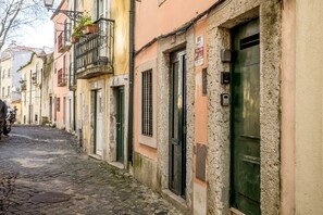 Exterior detail - Alfama Tiny by Homing (Lisbon)