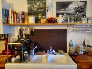Micro-ondes, four, plaque de cuisson, lave-vaisselle