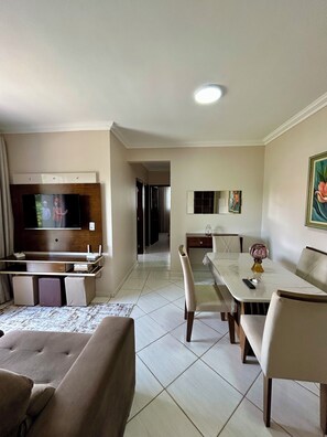 Interior - Cozy apartment (1 suite, 1 single bedroom) 3 minutes from downtown Foz do Iguaçu. (Foz do Iguaçu)