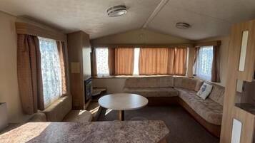 House, 3 Bedrooms, Balcony | Interior