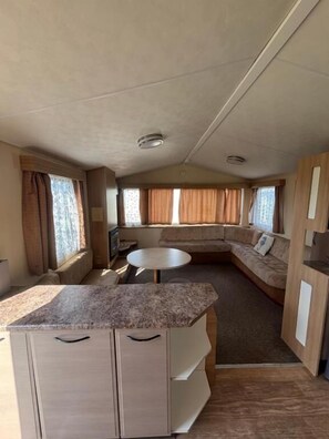 Maison, 3 chambres, balcon | Intérieur