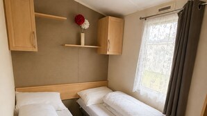 House, 3 Bedrooms, Balcony - Singh&leite Family L6 (Clacton-on-Sea)