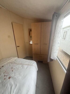 Room - Singh&leite Family L6 (Clacton-on-Sea)