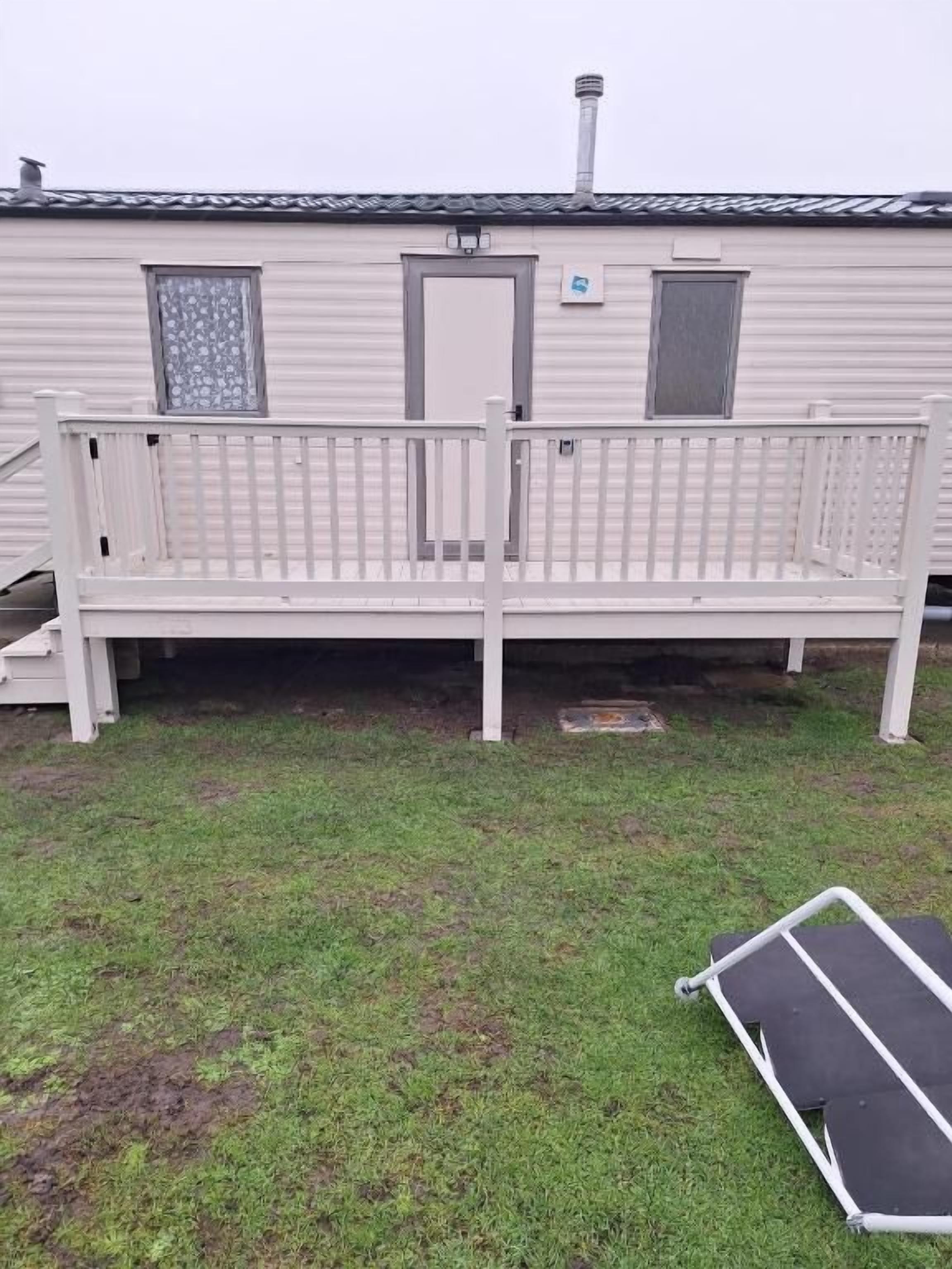 House, 3 Bedrooms, Balcony | Property grounds