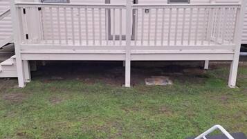 House, 3 Bedrooms, Balcony | Property grounds