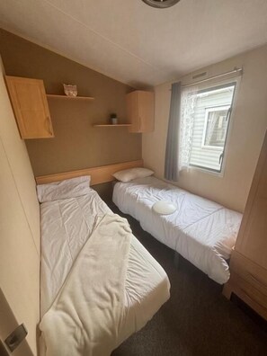 House, 3 Bedrooms, Balcony