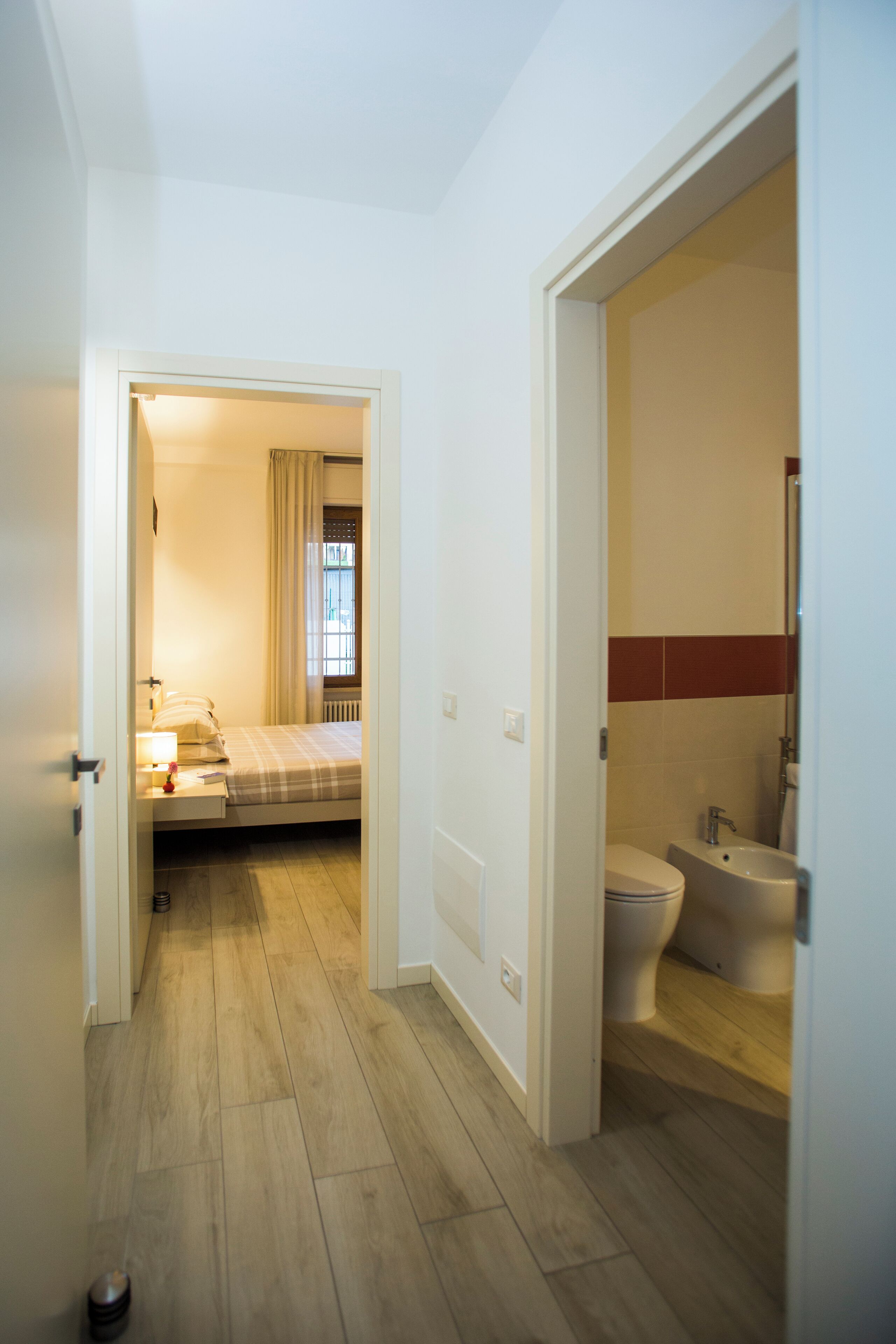 淋浴设施、吹风机、坐浴桶、毛巾