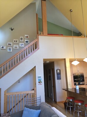 Interior - Peaceful Tahoe Donner 3 BR/3 BA Home with private Hot Tub and Sauna (Truckee)