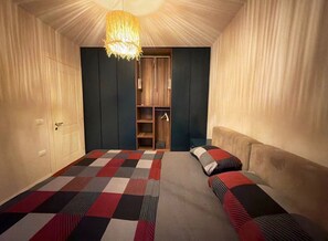 2 bedrooms, bed sheets - Perfect 2-bedroom apartment with AC in quaint Golem (Golem)