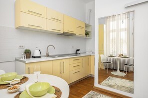 Private kitchen - Charming 1-bedroom apartment in the heart of Brașov (Brașov)