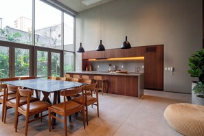 Unclassified image, 4 of 25, button - Studio Mobiliado Jerônimo da Veiga  (São Paulo)