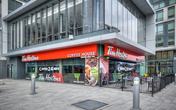 Unclassified image, 1 of 21, button - Lake View Carlt (Toronto)