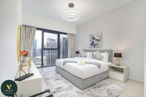 Laptop workspace, iron/ironing board, cots/infant beds, free WiFi - Vogue | Act One near Burj Khalifa | Dubai Mall (Dubai)