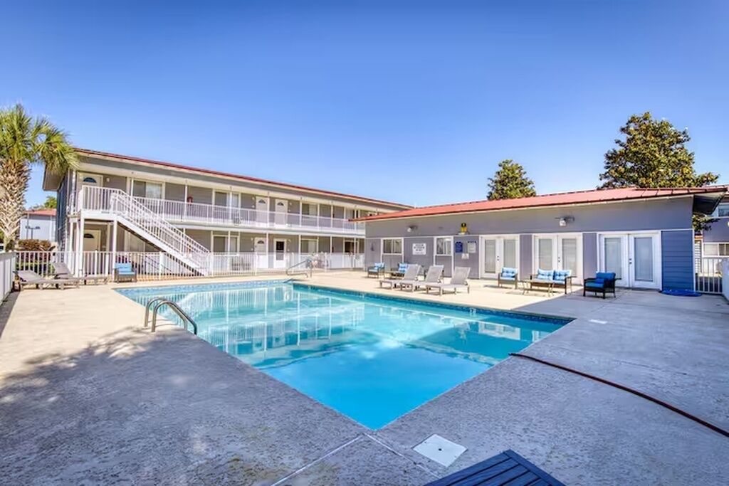 Seasonal outdoor pool