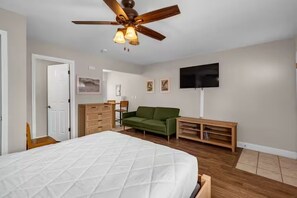 Studio | Iron/ironing board, free WiFi - Seashell and Sand Studio (Biloxi)