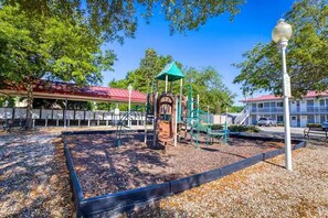 Children's area - Seashell and Sand Studio (Biloxi)