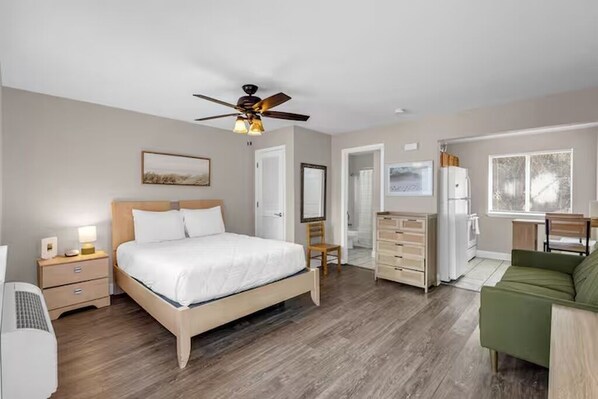 Studio | Iron/ironing board, free WiFi - Seashell and Sand Studio (Biloxi)