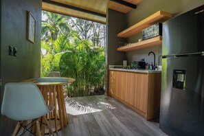Fridge, microwave, stovetop, electric kettle - Mira Bungalow, AC & Plunge Pool near Arrecife (Punta Uva)