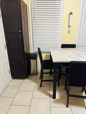 Imagen sin descripción, 3 de 17, botón