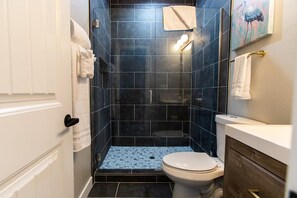 Hair dryer, soap - Stylish King Suite Steps to Dining & Parks (San Diego)