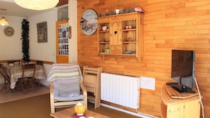 Unclassified image, 2 of 16, button - Ski-in/ski-out & foot of the slopes, 10th floor, tv, ski locker, 50m², Vars (Vars)