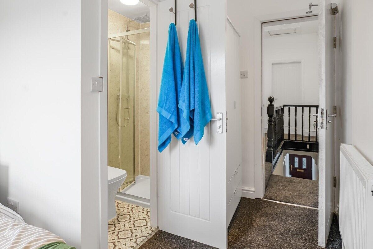 Hair dryer, towels
